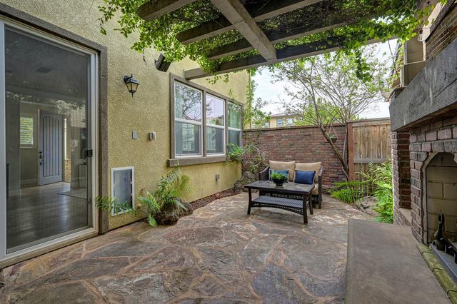 1550 Bonanza Ln, Folsom, CA 95630