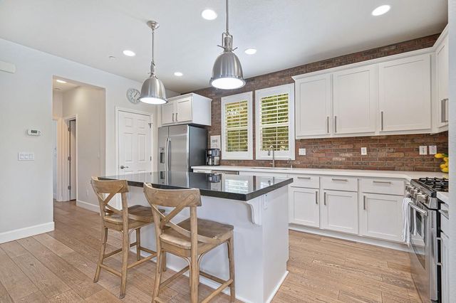 1550 Bonanza Ln, Folsom, CA 95630