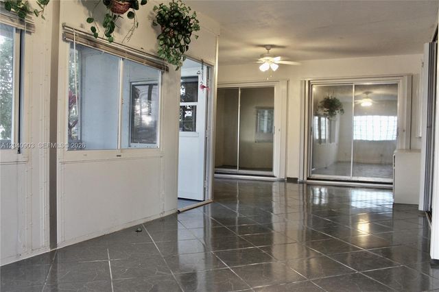 6810 NW 70th St, Tamarac, FL 33321