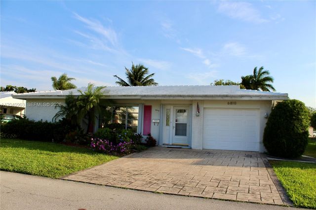 6810 NW 70th St, Tamarac, FL 33321