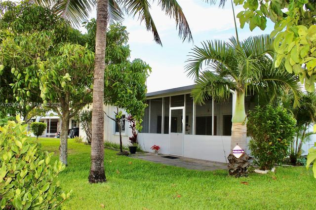 6810 NW 70th St, Tamarac, FL 33321