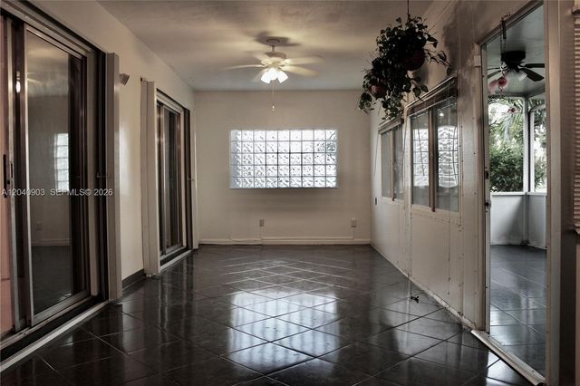 6810 NW 70th St, Tamarac, FL 33321