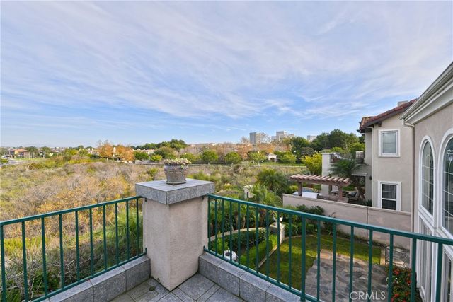 1439 High Bluff, Newport Beach, CA 92660