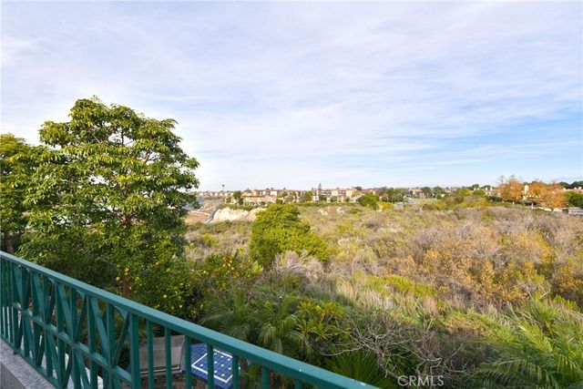 1439 High Bluff, Newport Beach, CA 92660