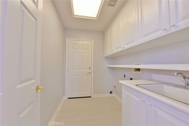 1439 High Bluff, Newport Beach, CA 92660