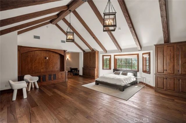 3598 Alta Mesa Drive, Studio City, CA 91604