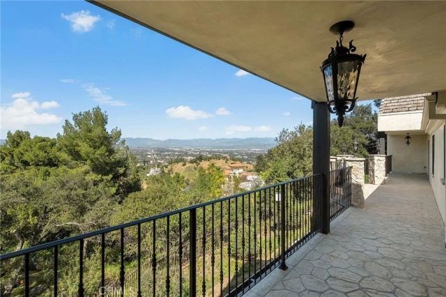 3598 Alta Mesa Drive, Studio City, CA 91604
