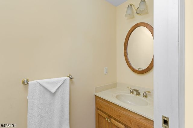 435 3rd Ave, Garwood Boro, NJ 07027