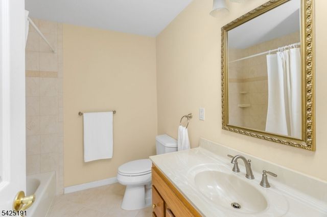 435 3rd Ave, Garwood Boro, NJ 07027