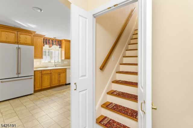 435 3rd Ave, Garwood Boro, NJ 07027