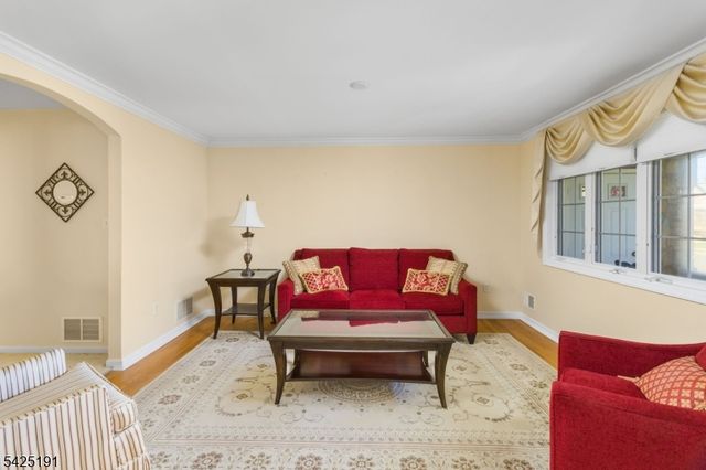 435 3rd Ave, Garwood Boro, NJ 07027