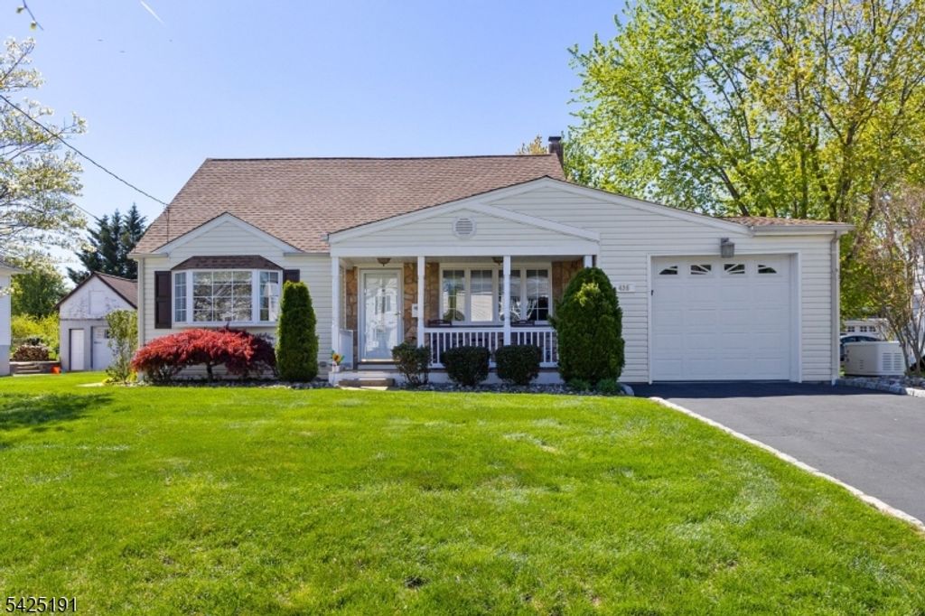 435 3rd Ave, Garwood Boro, NJ 07027