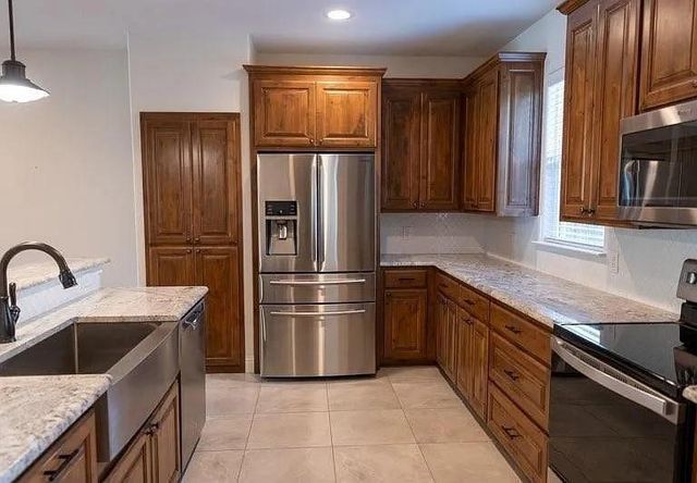 321 Tinker Trail, Burleson, TX 76028
