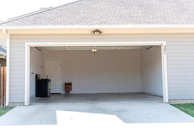 321 Tinker Trail, Burleson, TX 76028