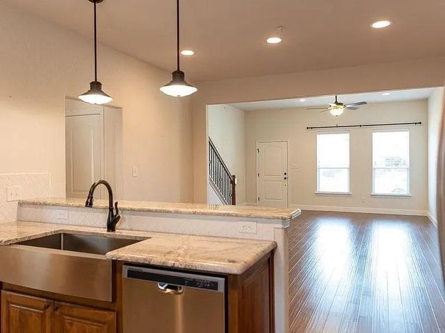 321 Tinker Trail, Burleson, TX 76028
