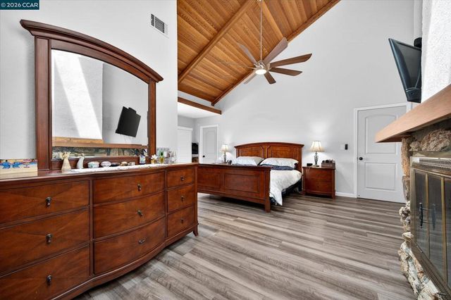 1675 Garnet Ln, Concord, CA 94519
