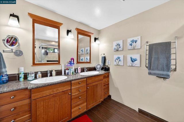 1675 Garnet Ln, Concord, CA 94519