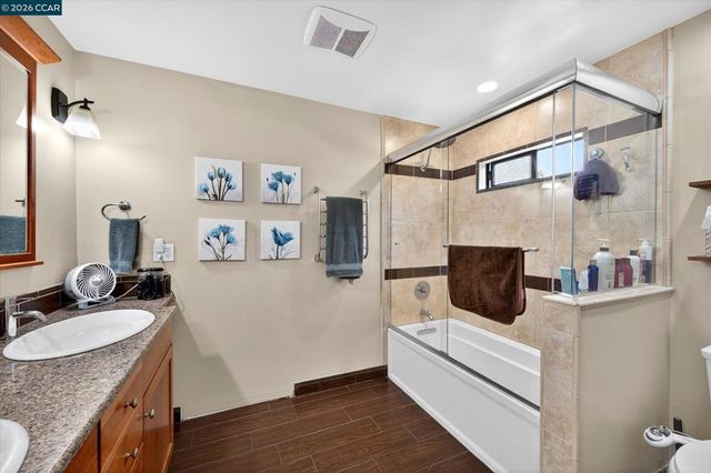 1675 Garnet Ln, Concord, CA 94519
