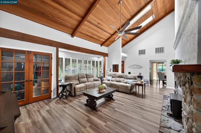 1675 Garnet Ln, Concord, CA 94519