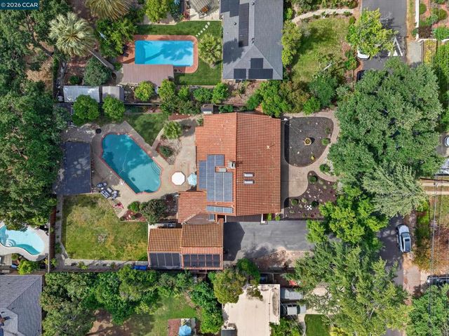 1675 Garnet Ln, Concord, CA 94519