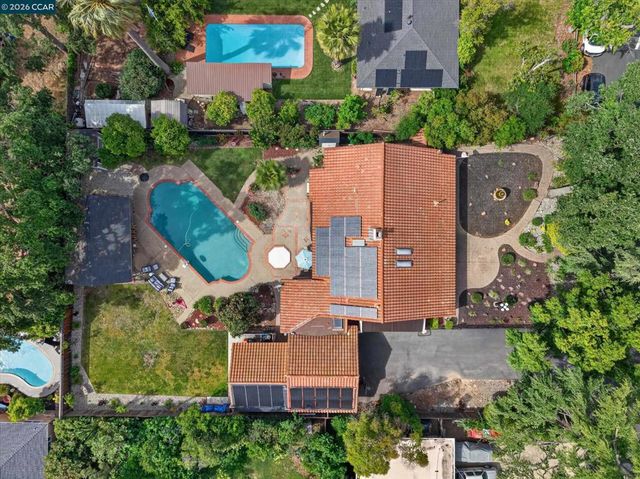 1675 Garnet Ln, Concord, CA 94519