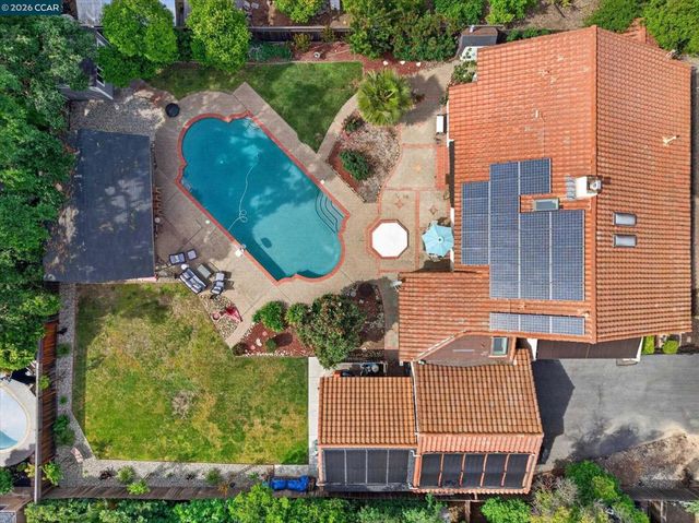 1675 Garnet Ln, Concord, CA 94519
