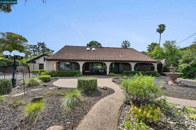 1675 Garnet Ln, Concord, CA 94519