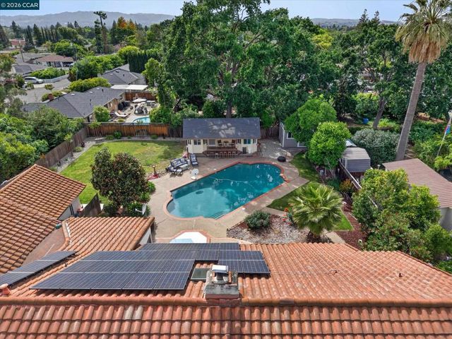 1675 Garnet Ln, Concord, CA 94519