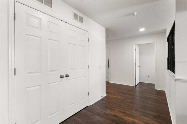 16044 SONOMA GROVE CIRCLE, Tampa, FL 33647