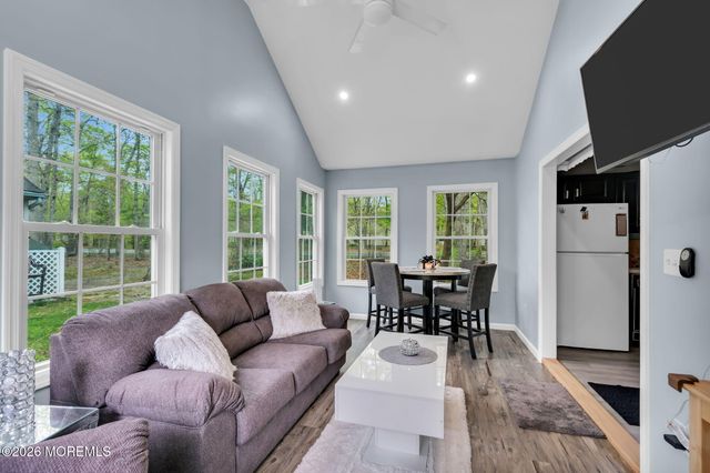 508 Petunia Lane N, Whiting, NJ 08759