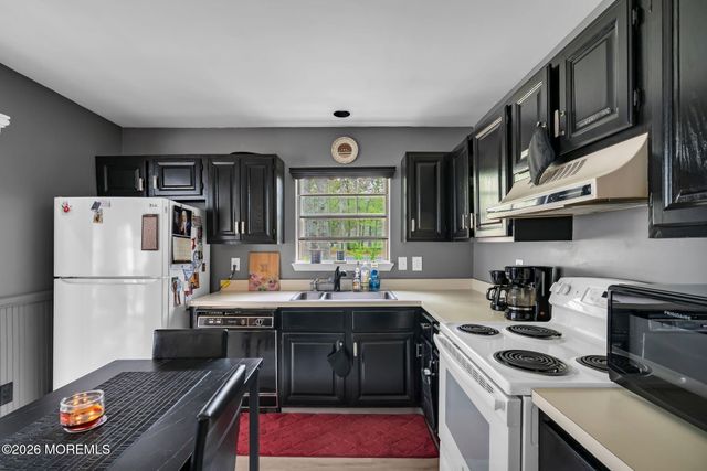508 Petunia Lane N, Whiting, NJ 08759