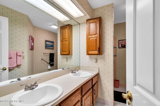 508 Petunia Lane N, Whiting, NJ 08759