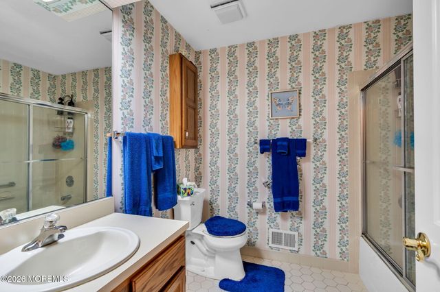508 Petunia Lane N, Whiting, NJ 08759