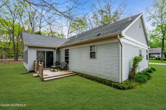508 Petunia Lane N, Whiting, NJ 08759