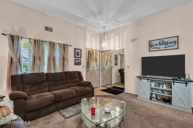 508 Petunia Lane N, Whiting, NJ 08759