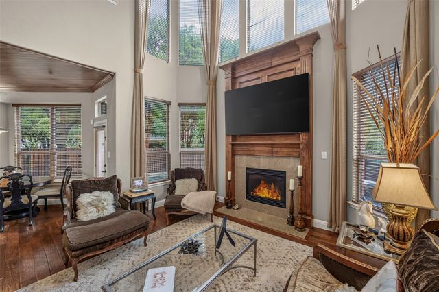 6820 River Park Circle, Fort Worth, TX 76116