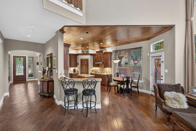 6820 River Park Circle, Fort Worth, TX 76116