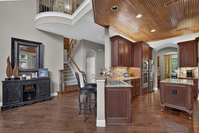 6820 River Park Circle, Fort Worth, TX 76116
