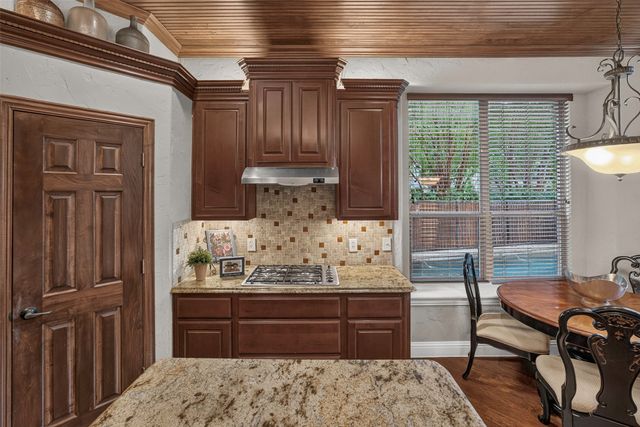 6820 River Park Circle, Fort Worth, TX 76116