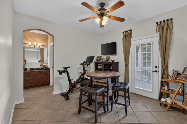 6820 River Park Circle, Fort Worth, TX 76116