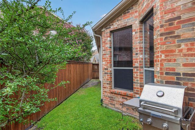 6820 River Park Circle, Fort Worth, TX 76116