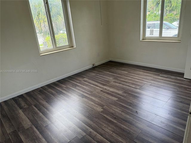 1510 NW 57th St, Miami, FL 33142