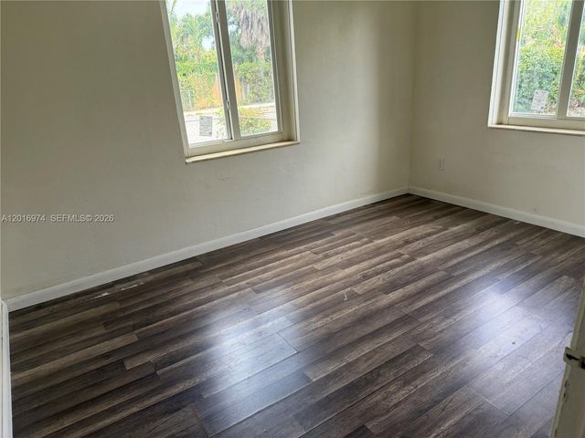 1510 NW 57th St, Miami, FL 33142