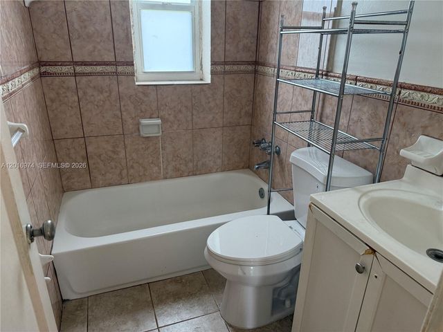 1510 NW 57th St, Miami, FL 33142