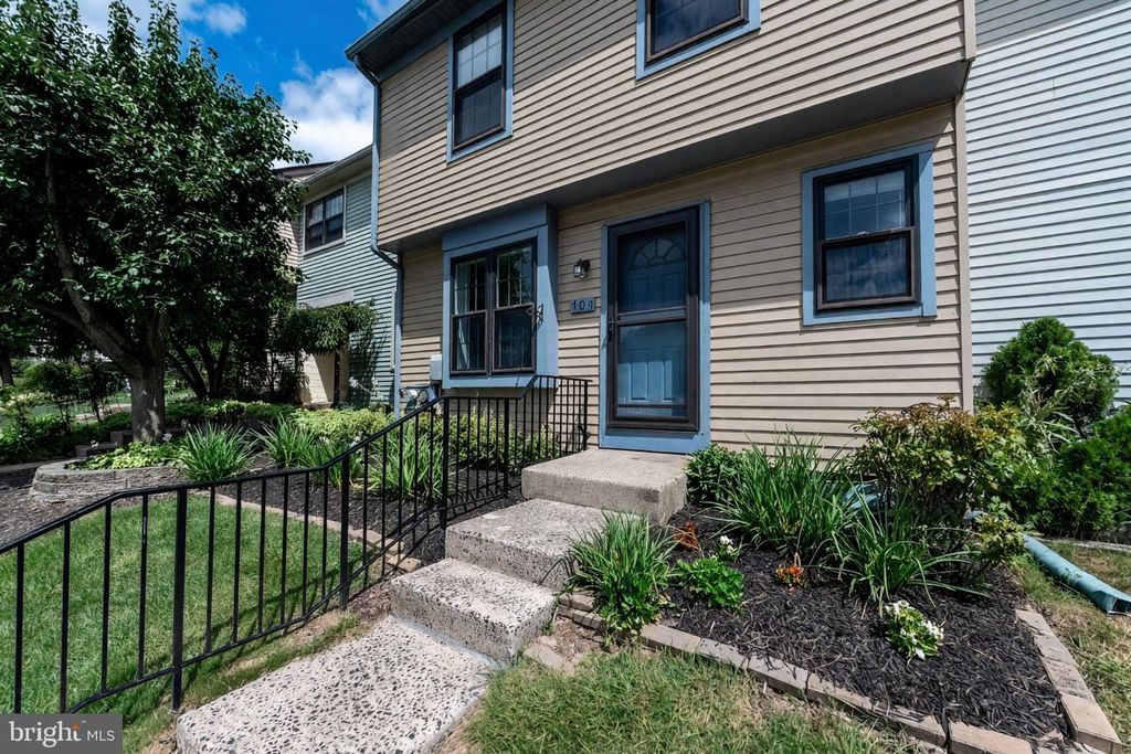 405 MCKEAN CT #, NORTH WALES, PA 19454 — exterior