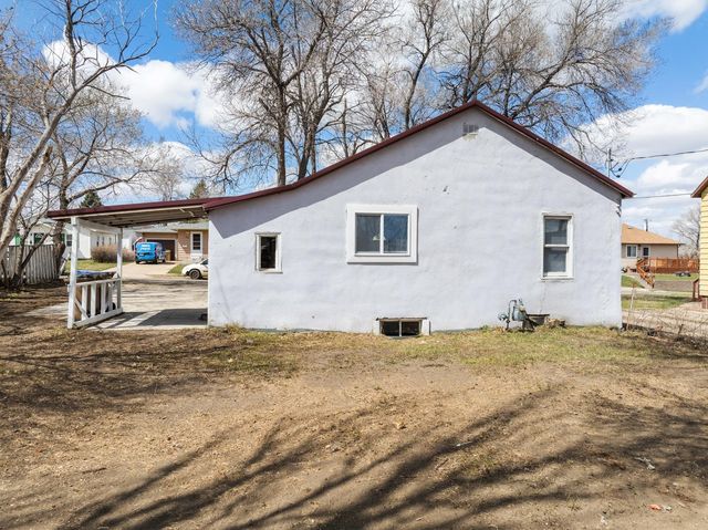 711 5th St SW, Minot, ND 58701