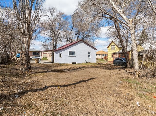 711 5th St SW, Minot, ND 58701
