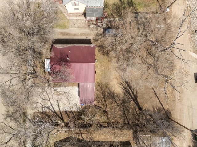 711 5th St SW, Minot, ND 58701