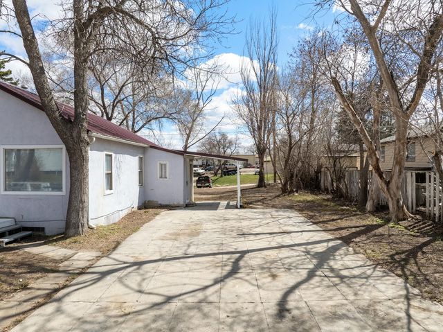 711 5th St SW, Minot, ND 58701