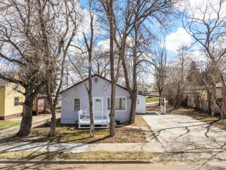 711 5th St SW, Minot, ND 58701